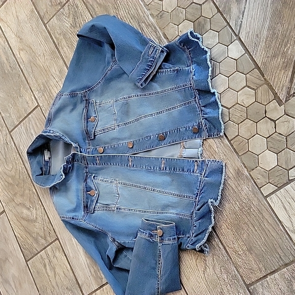 Falls Creek Jackets & Blazers - Jean jacket excellent condition